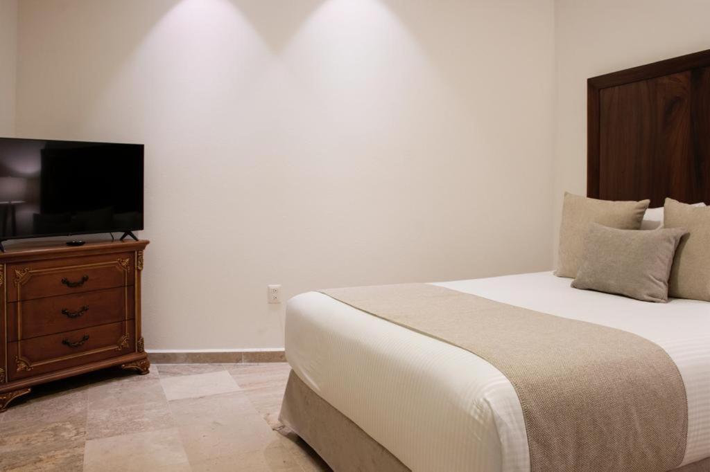 2 Bed 2 Bath, plus one den at Playa Royale Condo 3508, Free WIFI 2 Bed 2 Bath, plus one den at Playa Royale Condo 3508, Free WIFI