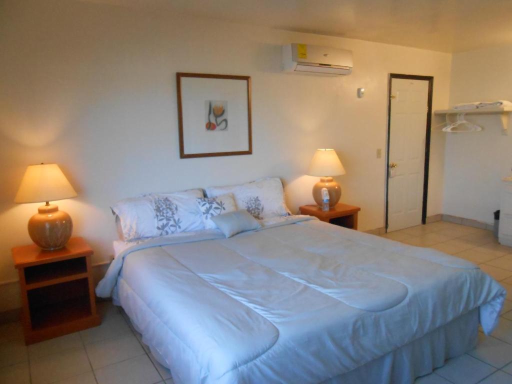 #55 Suite Bungalow Seaside Hotel & Victors RV Park