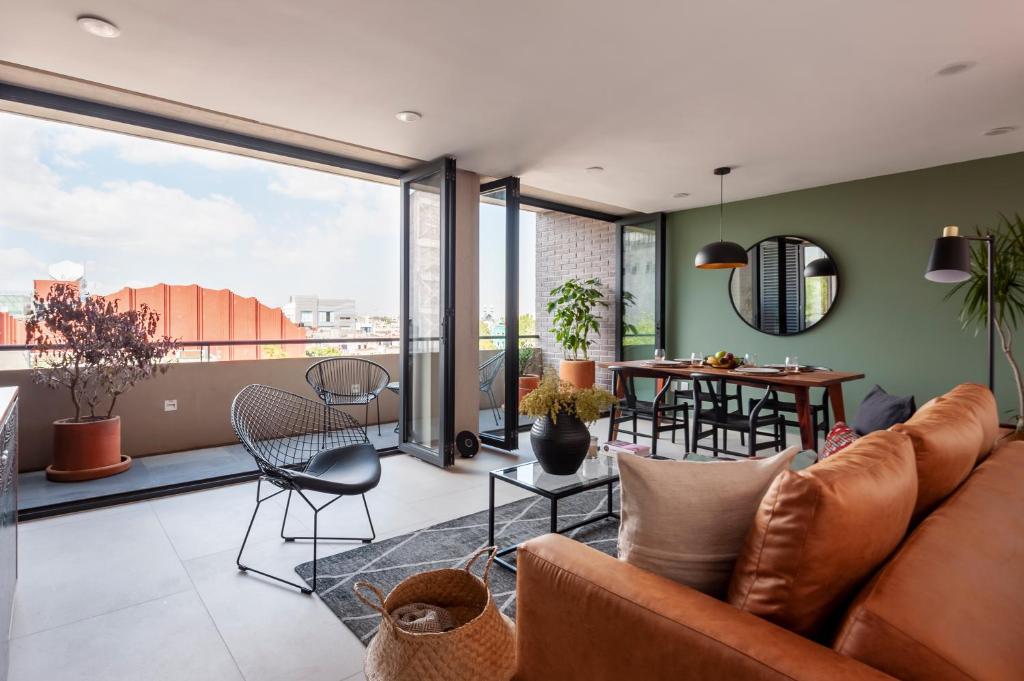 Alcazar Apartments
