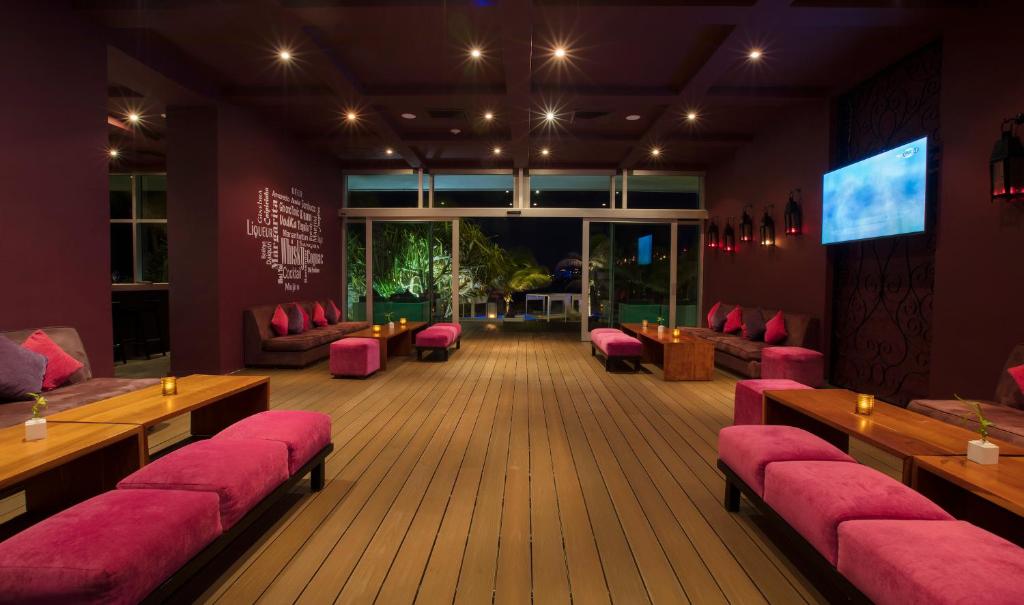 Altitude at Krystal Grand Cancun - All Inclusive