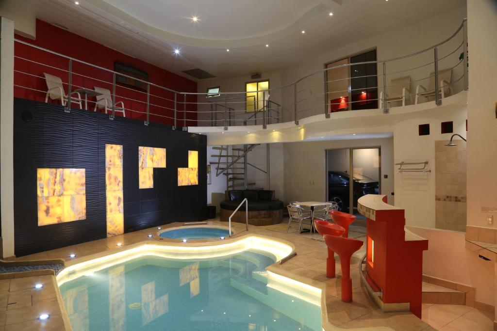 Autohotel VERSALLES