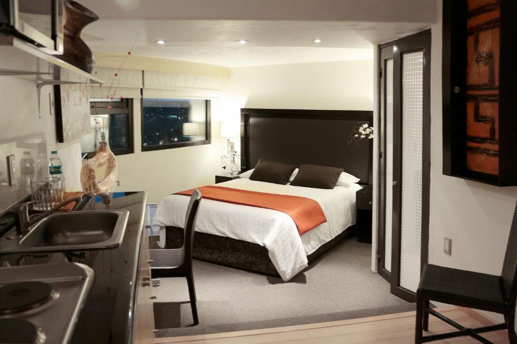 Aztic Hotel and Executive Suites