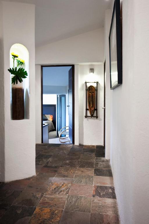 Aztic Hotel and Executive Suites