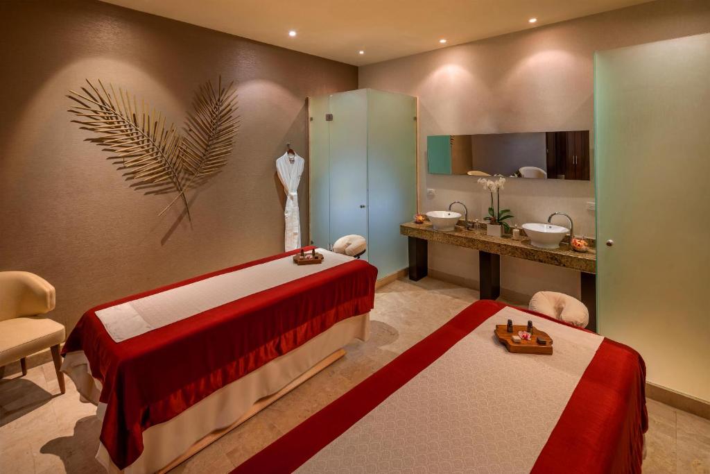 Beach Palace – All Inclusive Beach Palace - All Inclusive