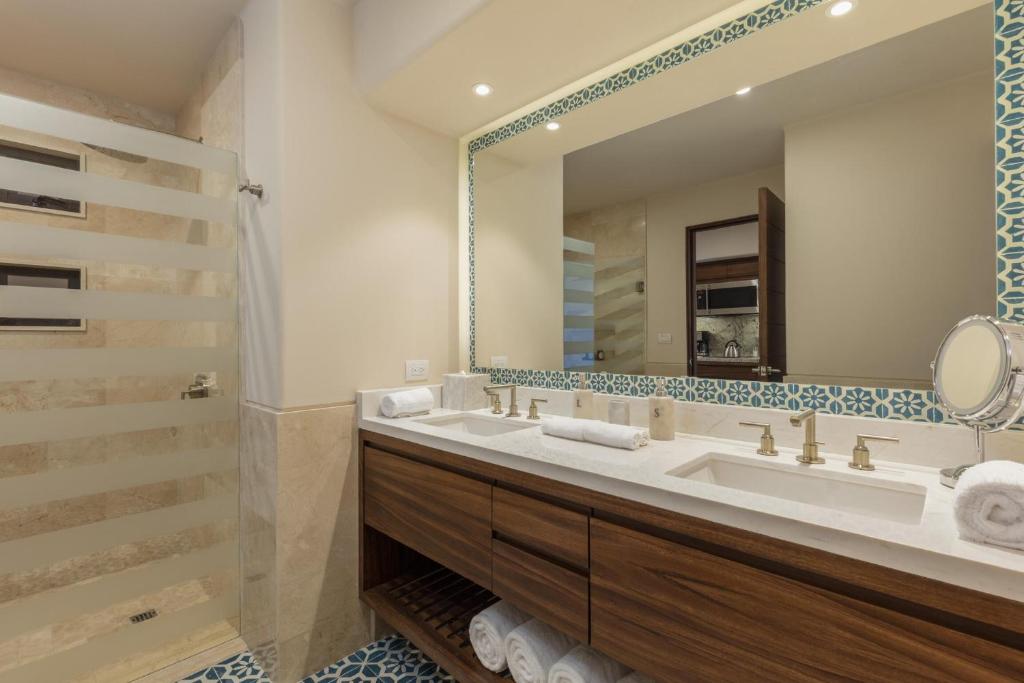 Beachfront Luxury Studio in Exclusive Diamante Cabo San Lucas Golf Resort Beachfront Luxury Studio in Exclusive Diamante Cabo San Lucas Golf Resort