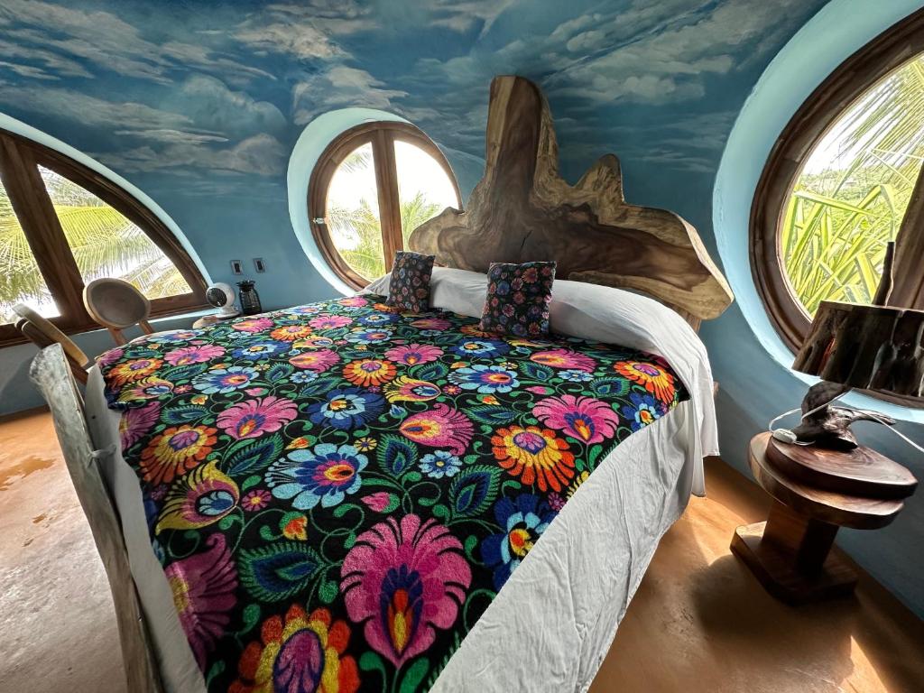 Beachfront Paradise Boutique Hotel – Casa Alebrijes Jacuzzi Suite Beachfront Paradise Boutique Hotel - Casa Alebrijes Jacuzzi Suite