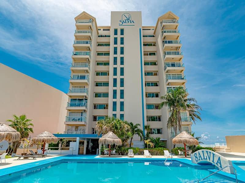 Beachfront Penthouse (best location, 3 beds, 2 balconies)