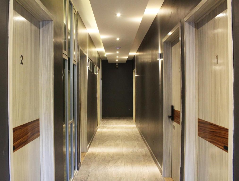 BERTHEL SUITES