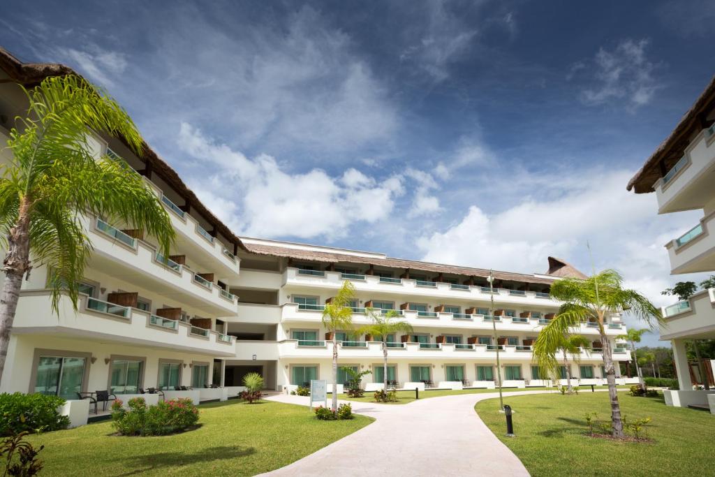 BlueBay Grand Esmeralda-All Inclusive BlueBay Grand Esmeralda-All Inclusive
