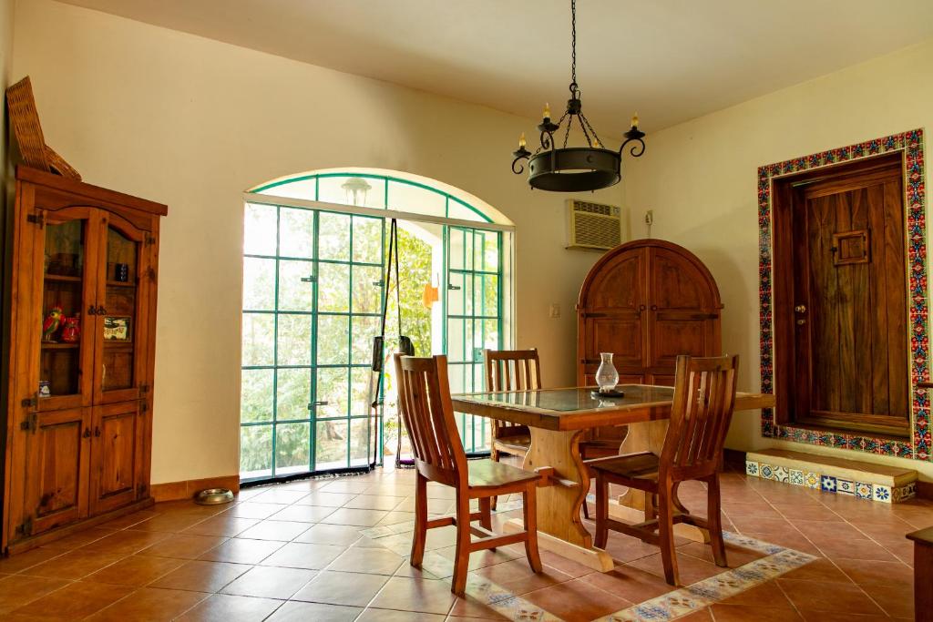 Bombon Guesthouse