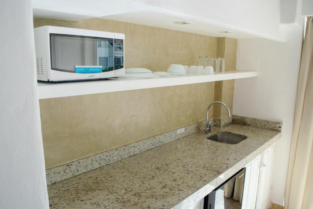 BSEA Cancun Plaza Hotel