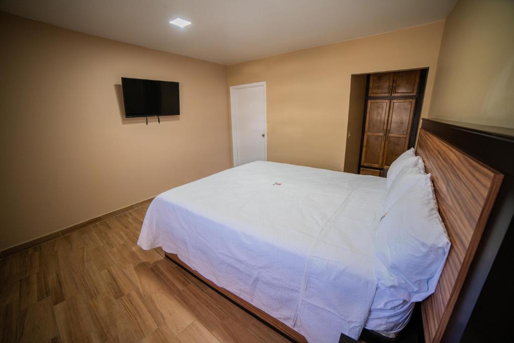 California Comfort & Suites California Comfort & Suites