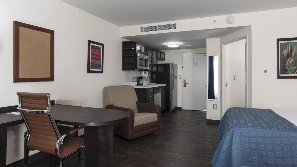 Candlewood Suites – Queretaro Juriquilla, an IHG Hotel Candlewood Suites - Queretaro Juriquilla, an IHG Hotel