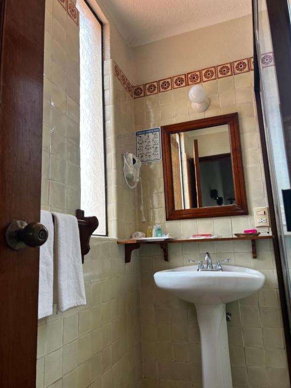 Casa Bugambilia, Un Pequeño Hotel en Tepoztlán Casa Bugambilia, Un Pequeño Hotel en Tepoztlán