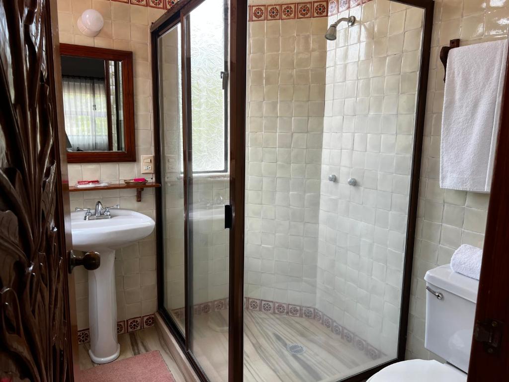 Casa Bugambilia, Un Pequeño Hotel en Tepoztlán Casa Bugambilia, Un Pequeño Hotel en Tepoztlán
