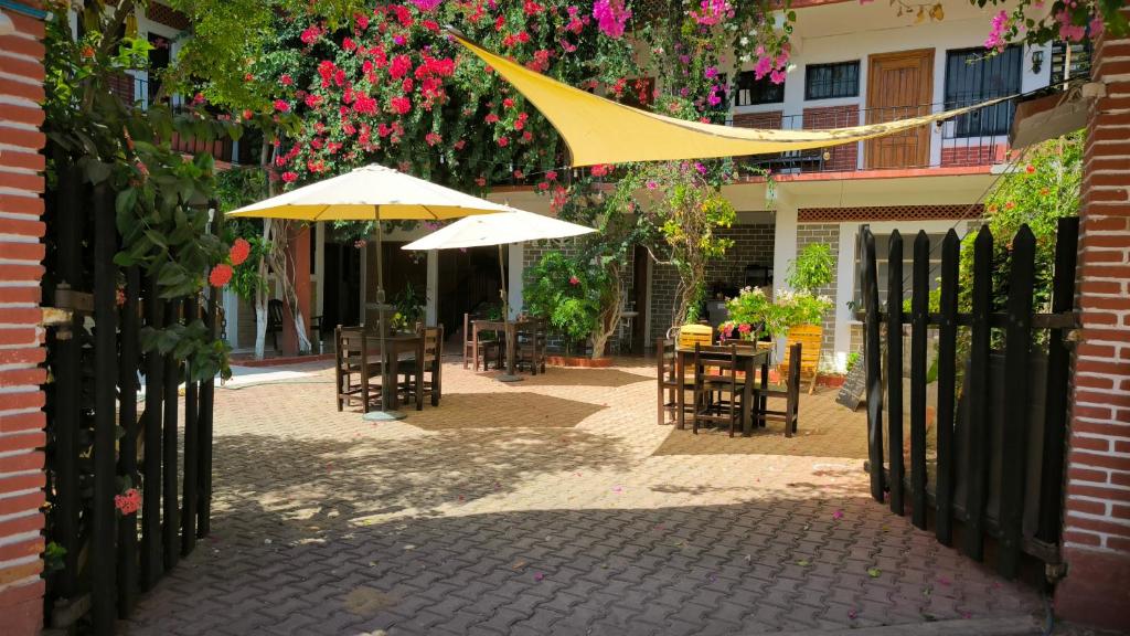 Casa Bugambilias