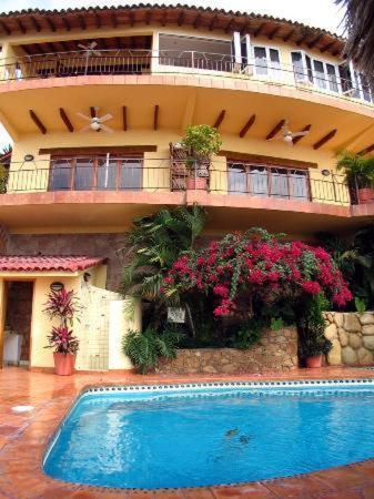 Casa Isabel a Boutique Hilltop Inn