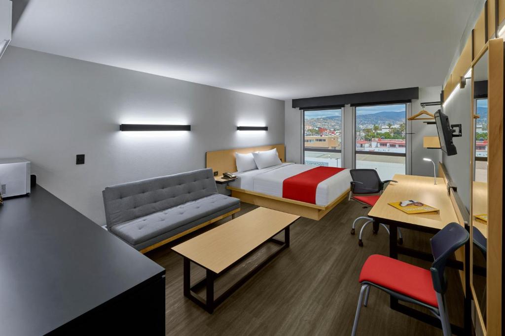 City Express by Marriott La Raza City Express by Marriott La Raza