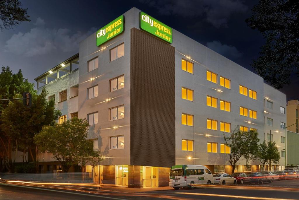 City Express Junior by Marriott Ciudad de México Sullivan