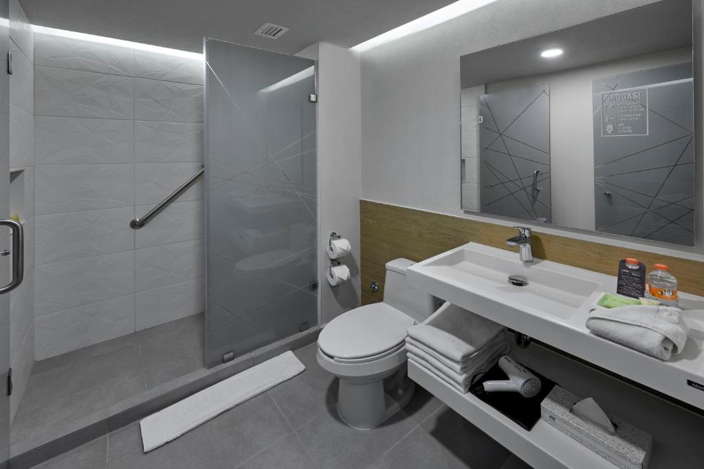 City Express Plus by Marriott Cancun Aeropuerto Riviera