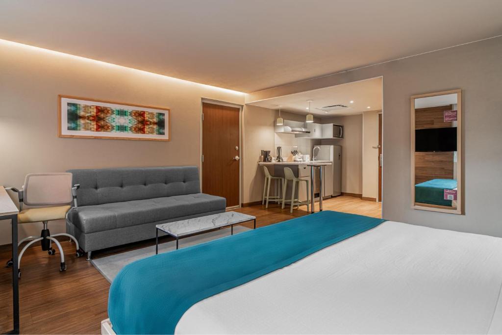City Express Suites by Marriott Queretaro