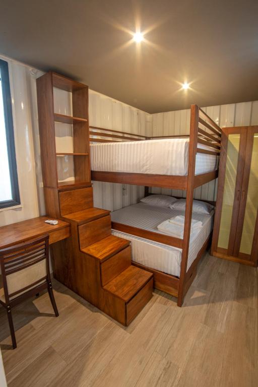 Containers Bacalar