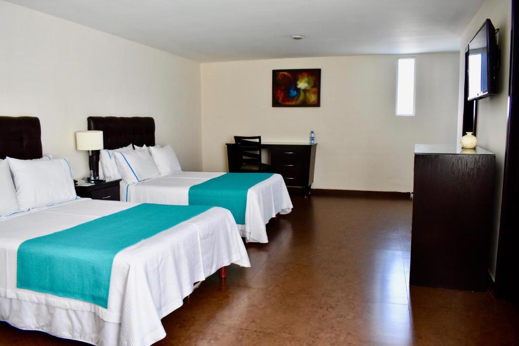 Country Hotel & Suites