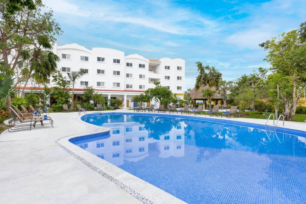 Courtyard by Marriott Cancun Airport Courtyard by Marriott Cancun Airport