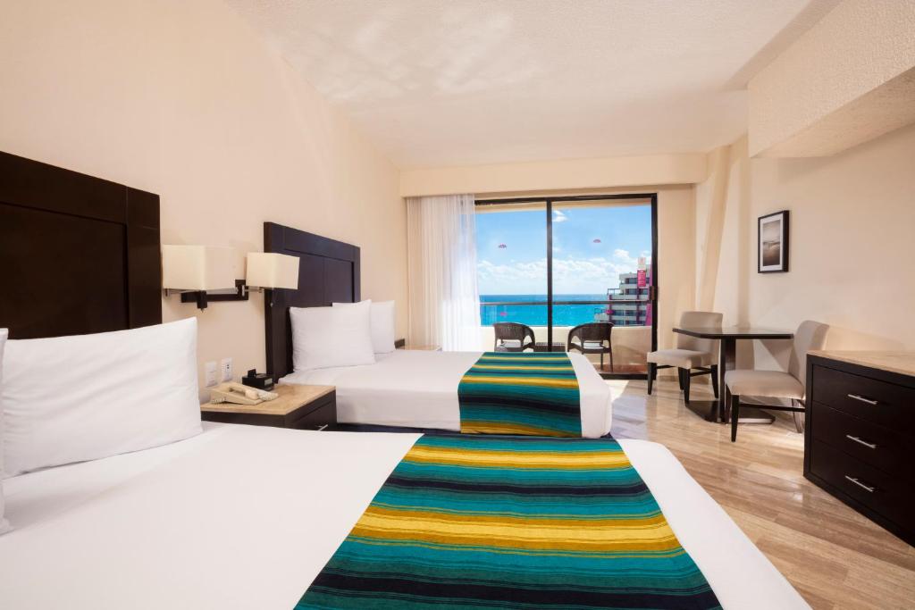Crown Paradise Club Cancun – All Inclusive Crown Paradise Club Cancun - All Inclusive