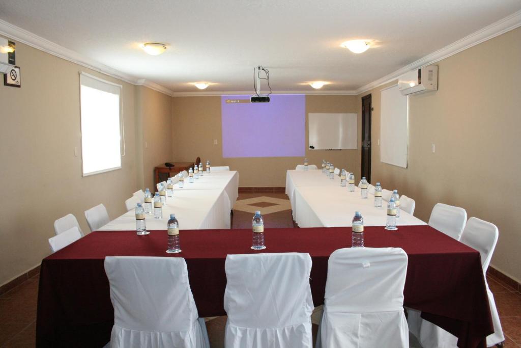 Del Marques Hotel and Suites Del Marques Hotel and Suites