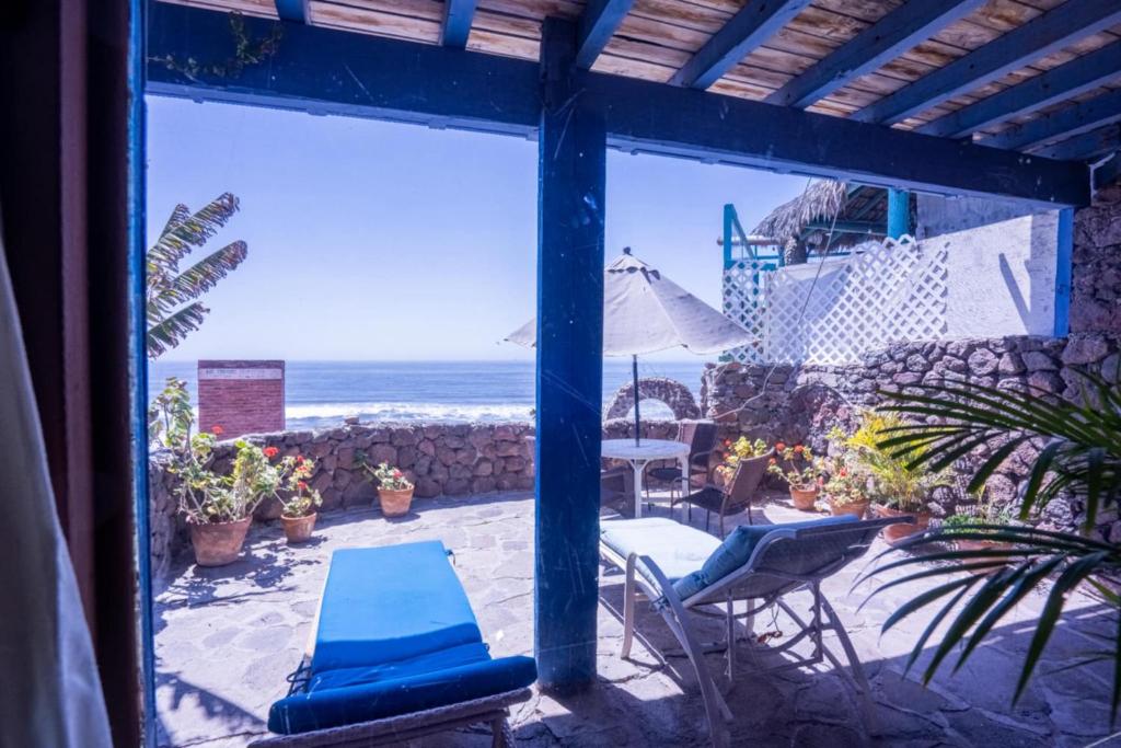 Dmytri's Original La Fonda Restaurant