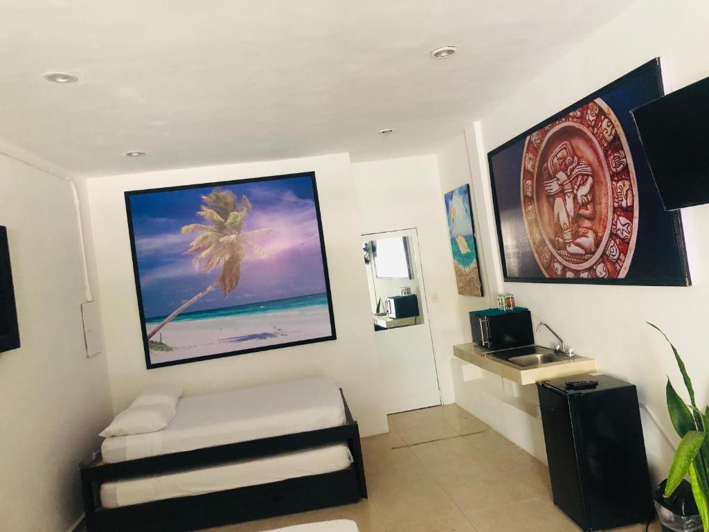 Easy Hotel