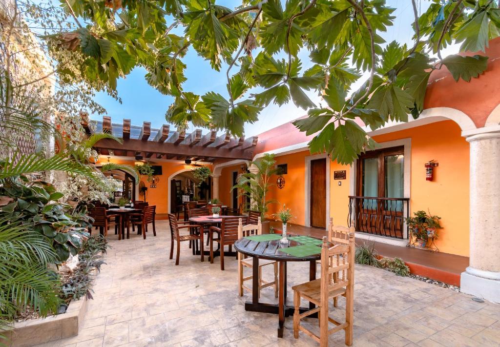 El Zaguán Colonial by GuruHotel