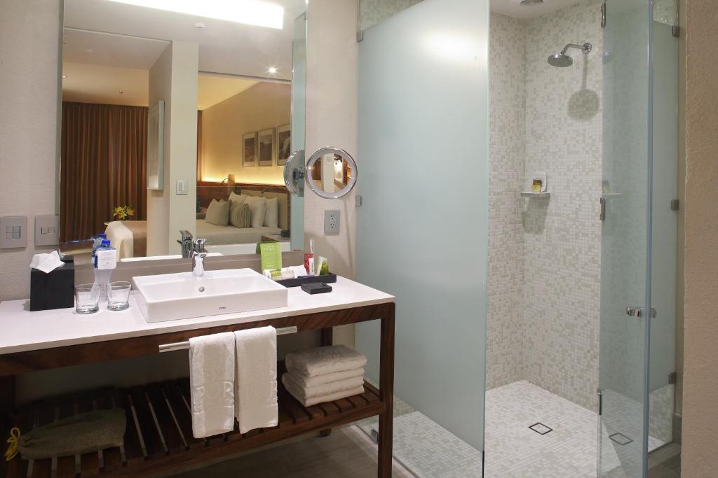 Emporio Cancun - Buy All Inclusive Option