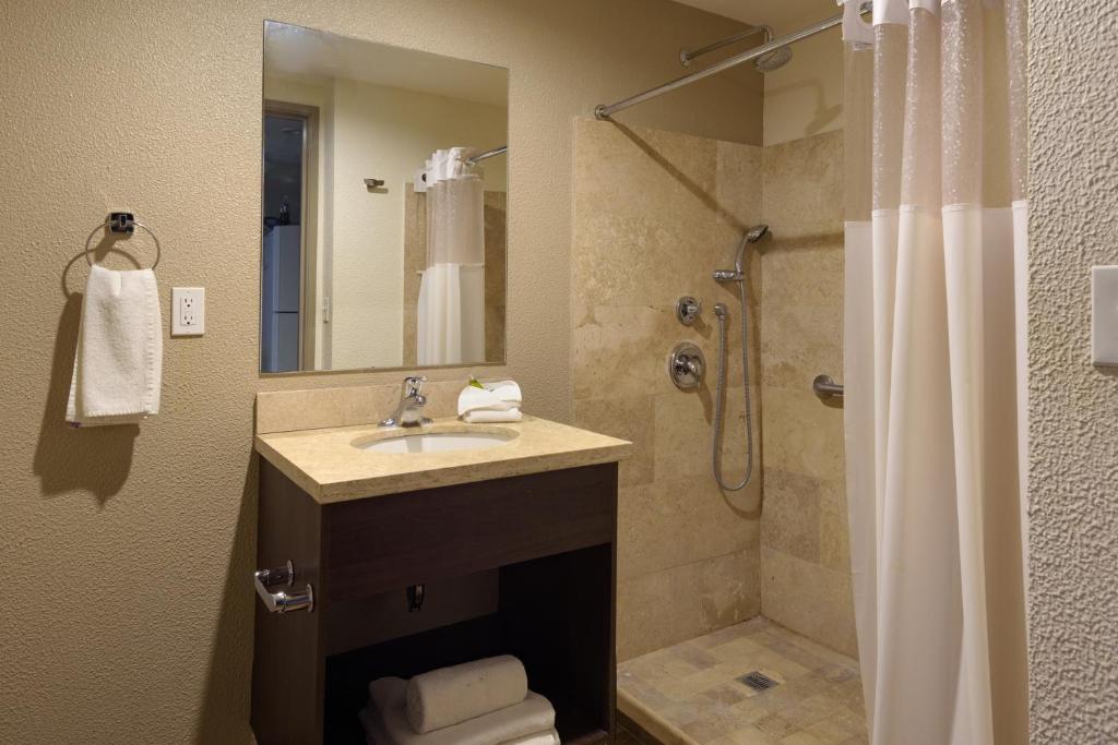 Extended Suites Queretaro Juriquilla