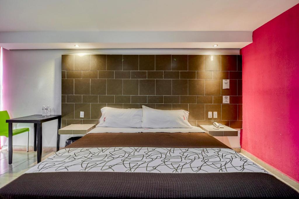 First Inn Hotel & Business