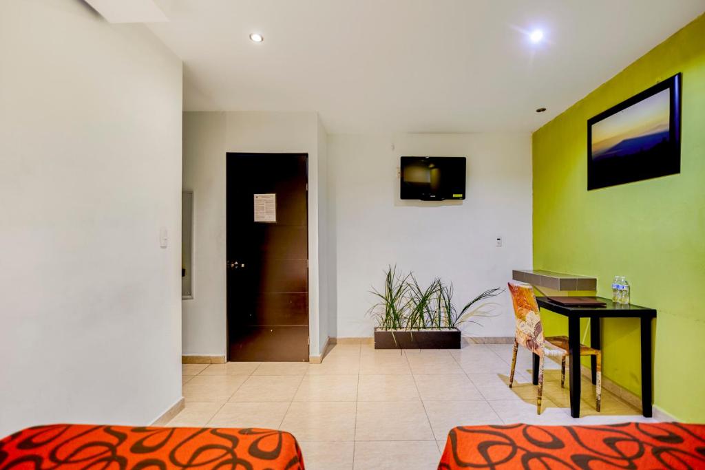 First Inn Hotel & Business