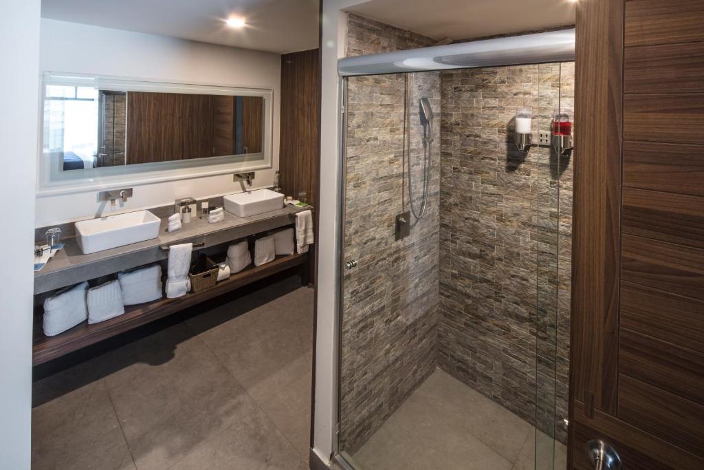 FlowSuites WTC FlowSuites WTC