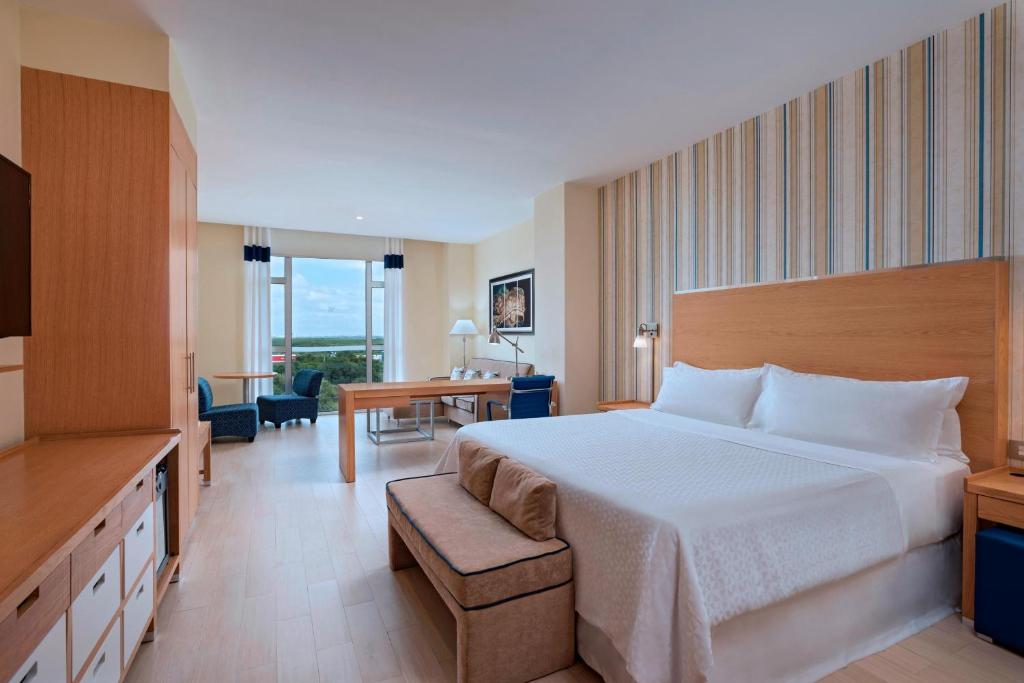 Four Points by Sheraton Cancun Centro