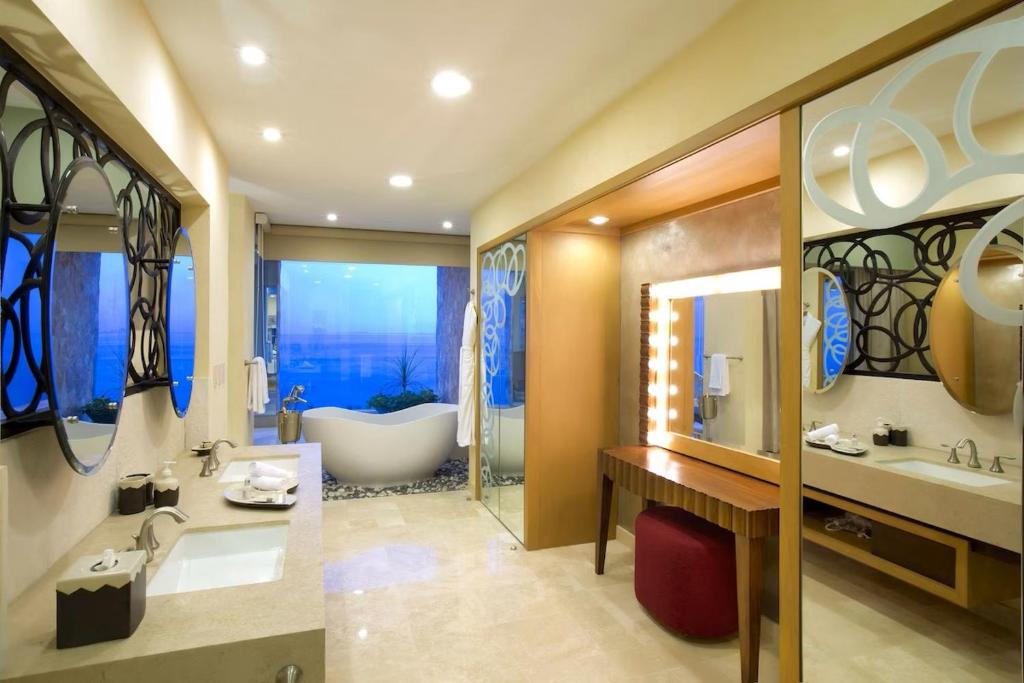 Garza Blanca Preserve Spa & Hotel – Puerto Vallarta Garza Blanca Preserve Spa & Hotel - Puerto Vallarta