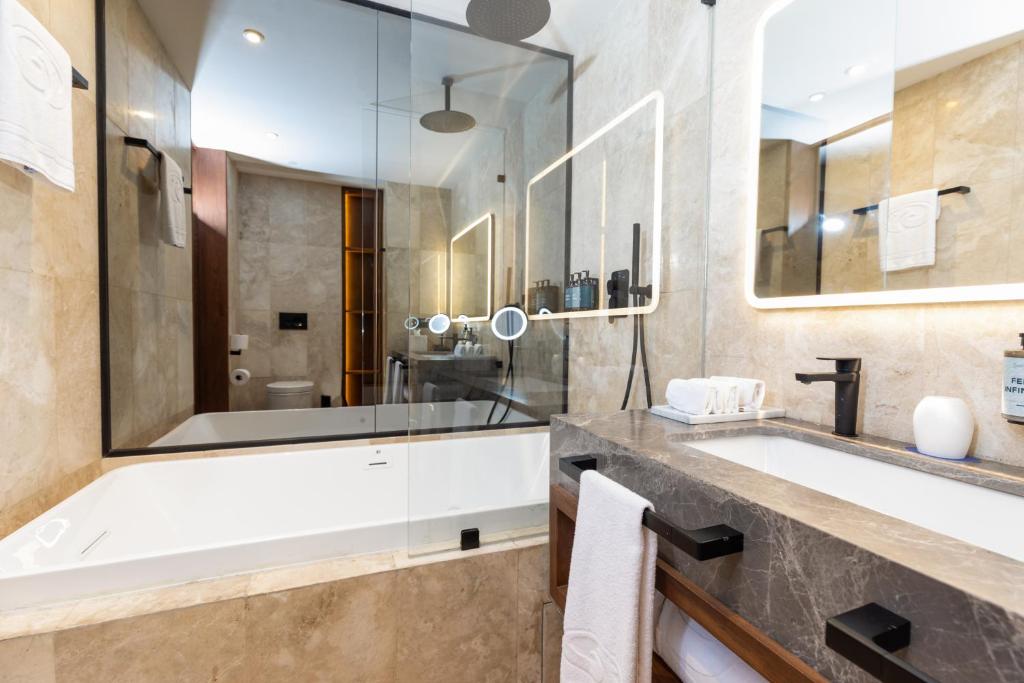 Grand Palladium Kantenah Resort & Spa – All Inclusive Grand Palladium Kantenah Resort & Spa - All Inclusive