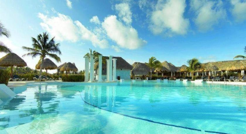 Grand Palladium Riviera Resort and Spa – All Inclusive Grand Palladium Riviera Resort and Spa - All Inclusive