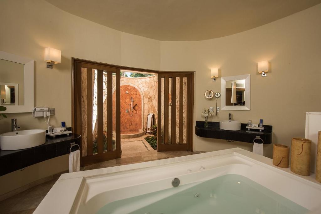 Grand Riviera Princess – All Inclusive Grand Riviera Princess - All Inclusive