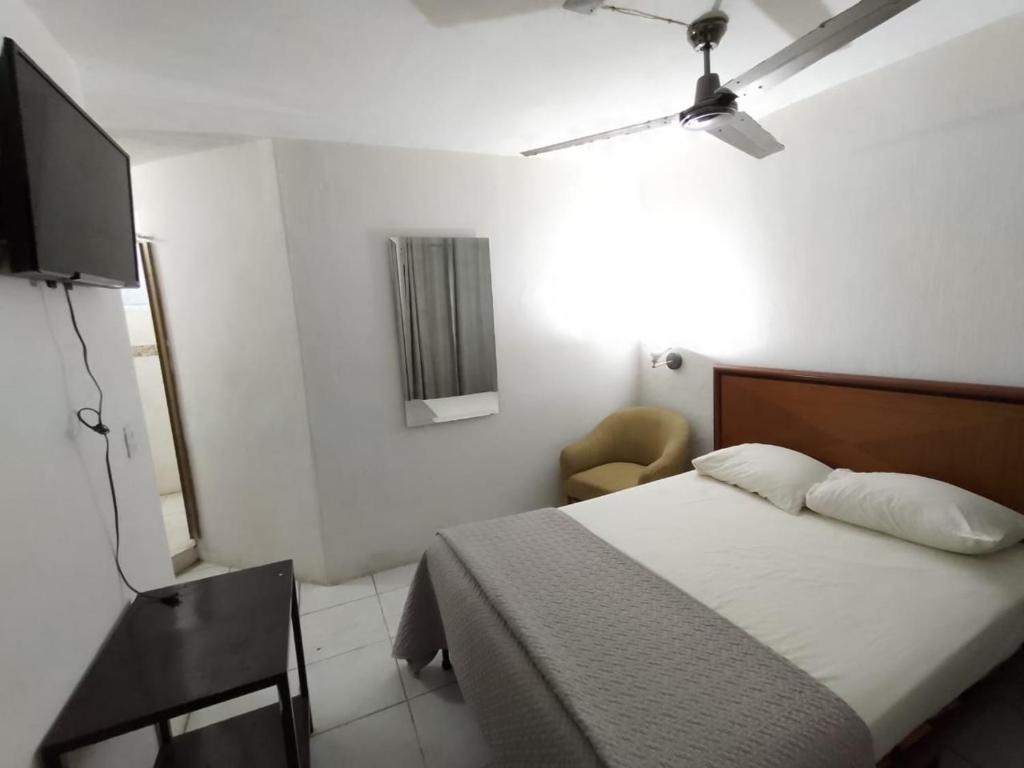 Habitación Sencilla Hotel Abasolo Habitación Sencilla Hotel Abasolo