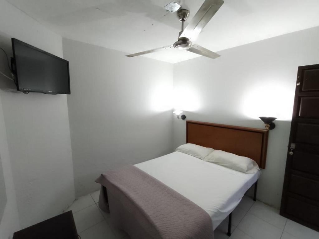 Habitación Sencilla Hotel Abasolo Habitación Sencilla Hotel Abasolo