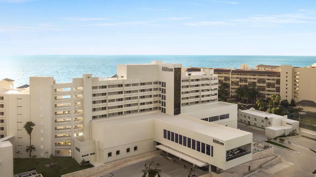 Hilton Cancun Mar Caribe All-Inclusive Resort Hilton Cancun Mar Caribe All-Inclusive Resort