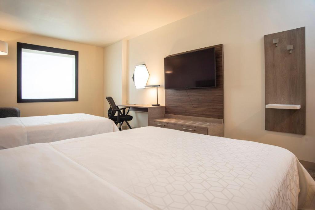 Holiday Inn Express Guadalajara Iteso, an IHG Hotel Holiday Inn Express Guadalajara Iteso, an IHG Hotel