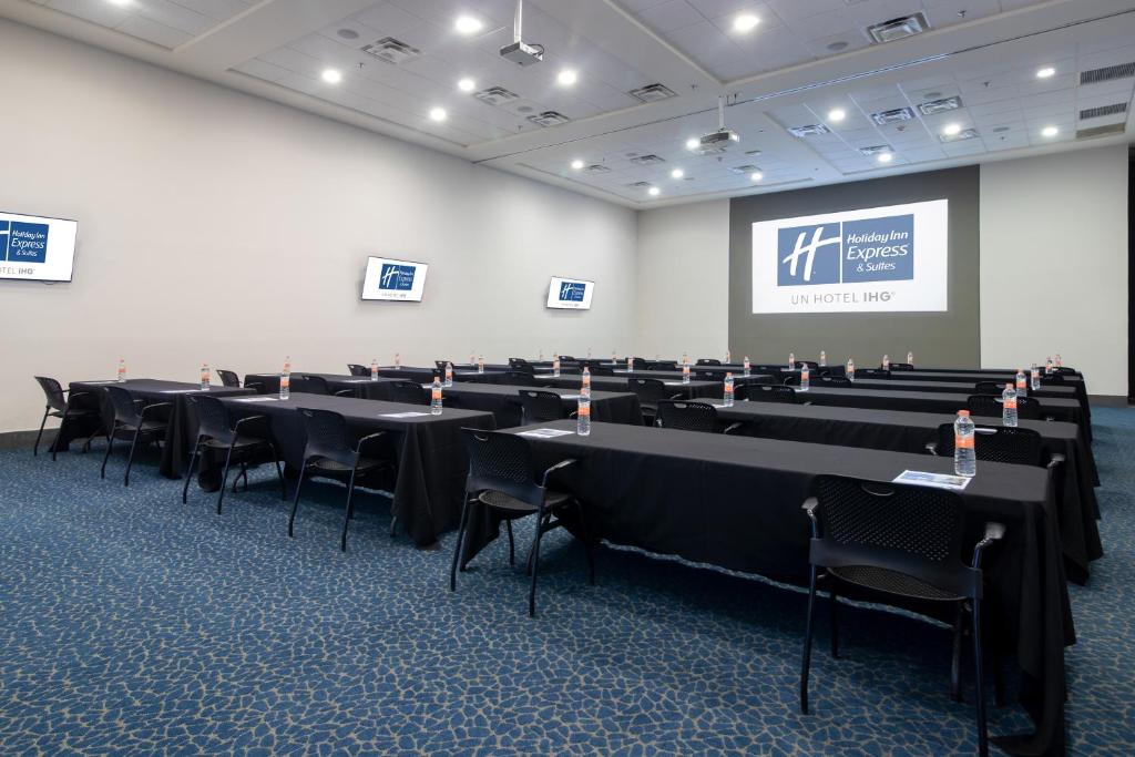 Holiday Inn Express Hotel & Suites Hermosillo, an IHG Hotel Holiday Inn Express Hotel & Suites Hermosillo, an IHG Hotel