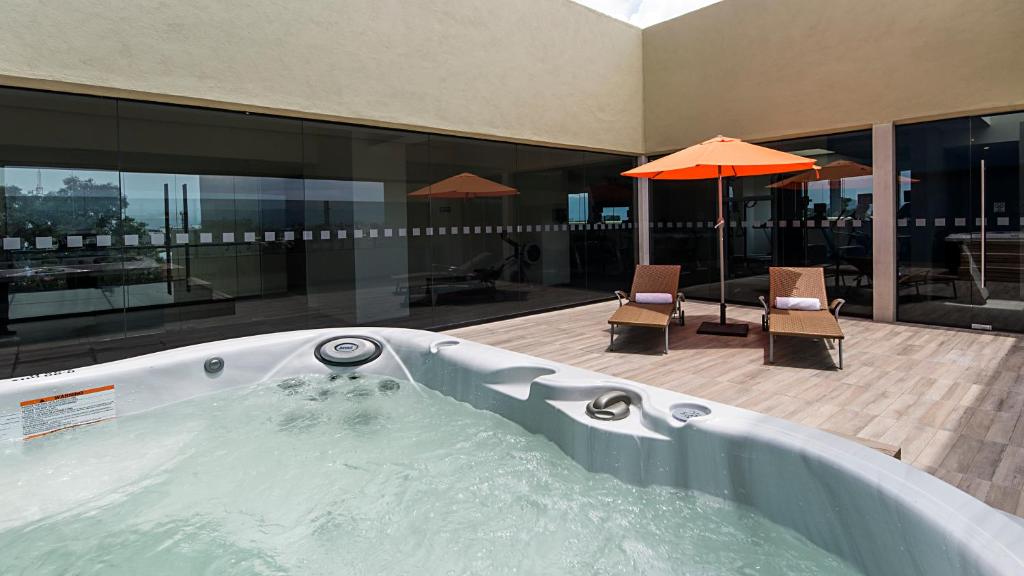 Holiday Inn Express Mexico Aeropuerto, an IHG Hotel