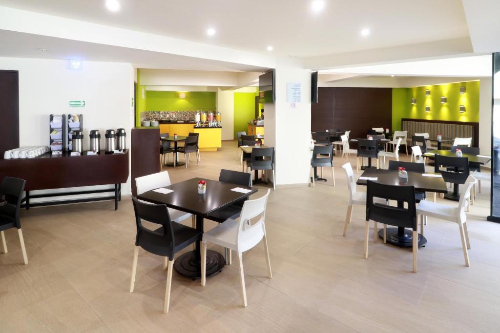 Holiday Inn Express Mexico Aeropuerto, an IHG Hotel